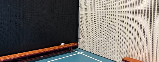 Herstellen geluidsabsorberende wanden Sporthal Ezinge